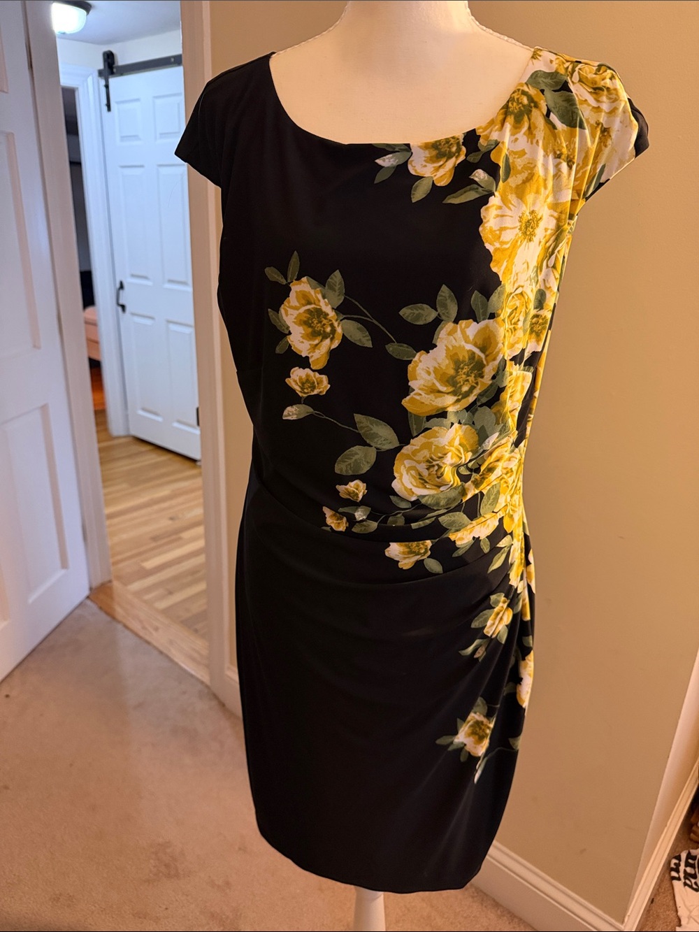 Jones Studio Black One-Shoulder Sheath Dress with Yellow Floral Print
